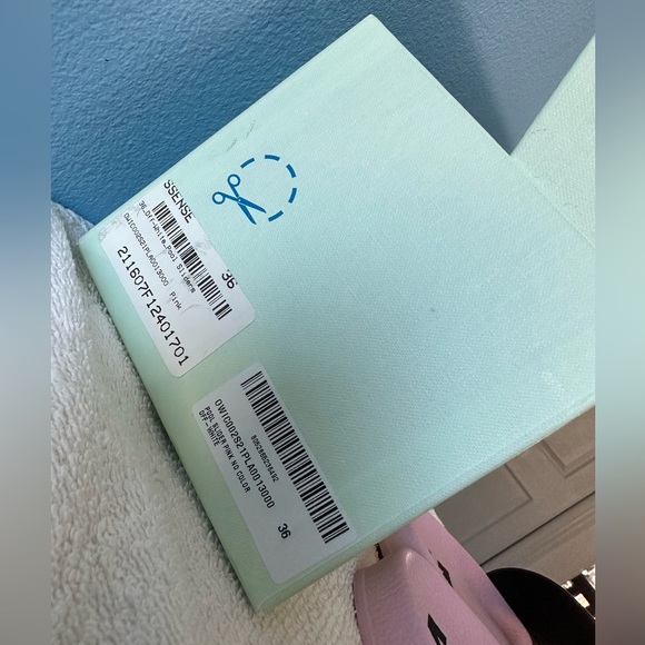 Off White Slides - Picture 5 of 6